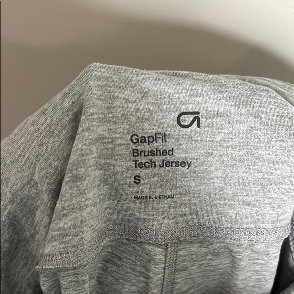 GapFit Brushed Tech Jersey Womens Small - Picture 8 of 9